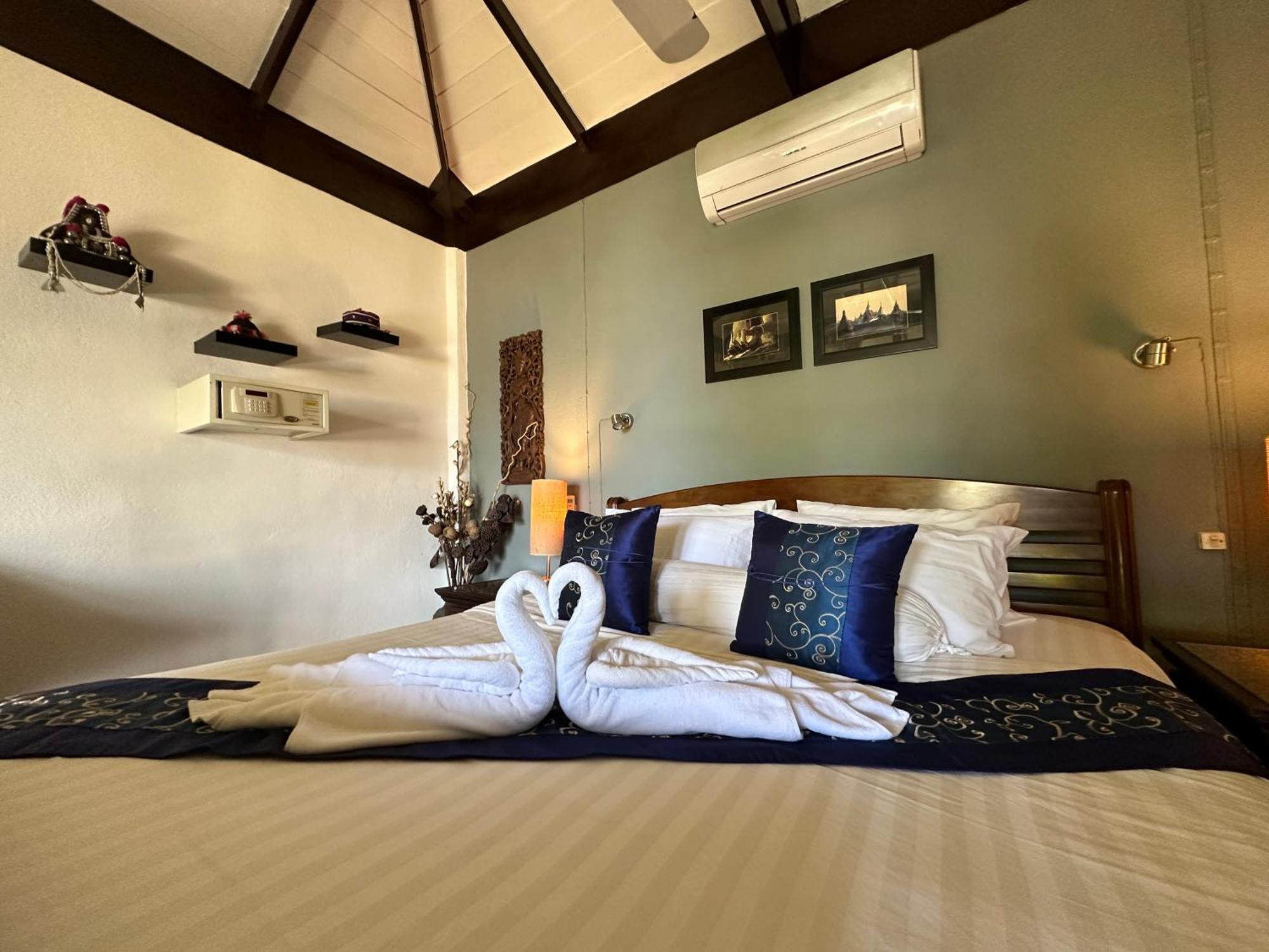 Amber Sands Beach Resort Koh Chang Exterior photo