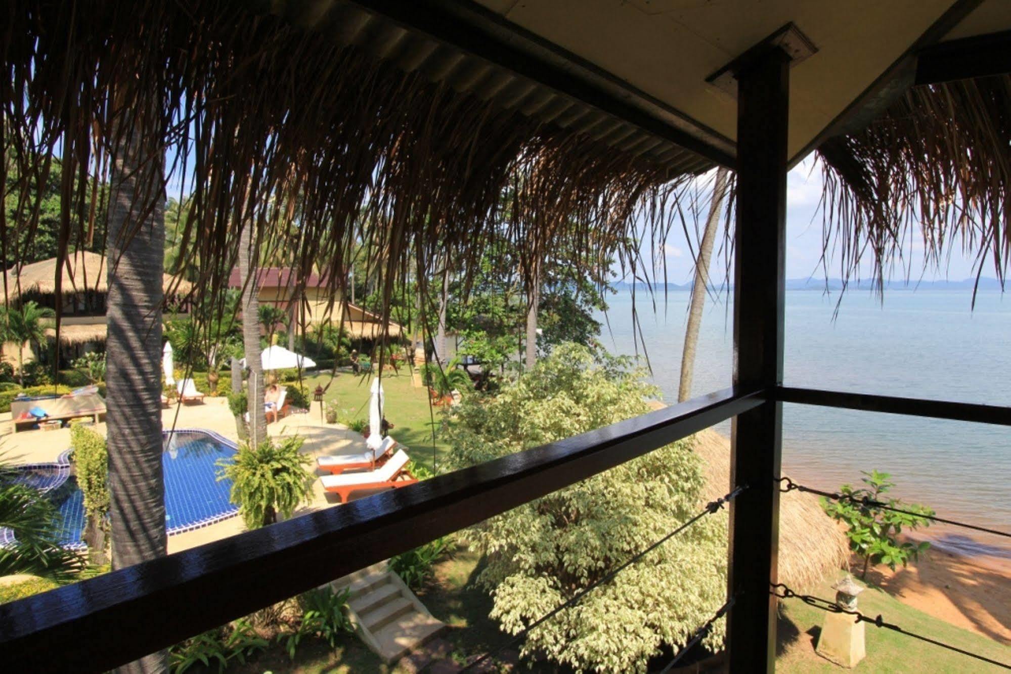 Amber Sands Beach Resort Koh Chang Exterior photo